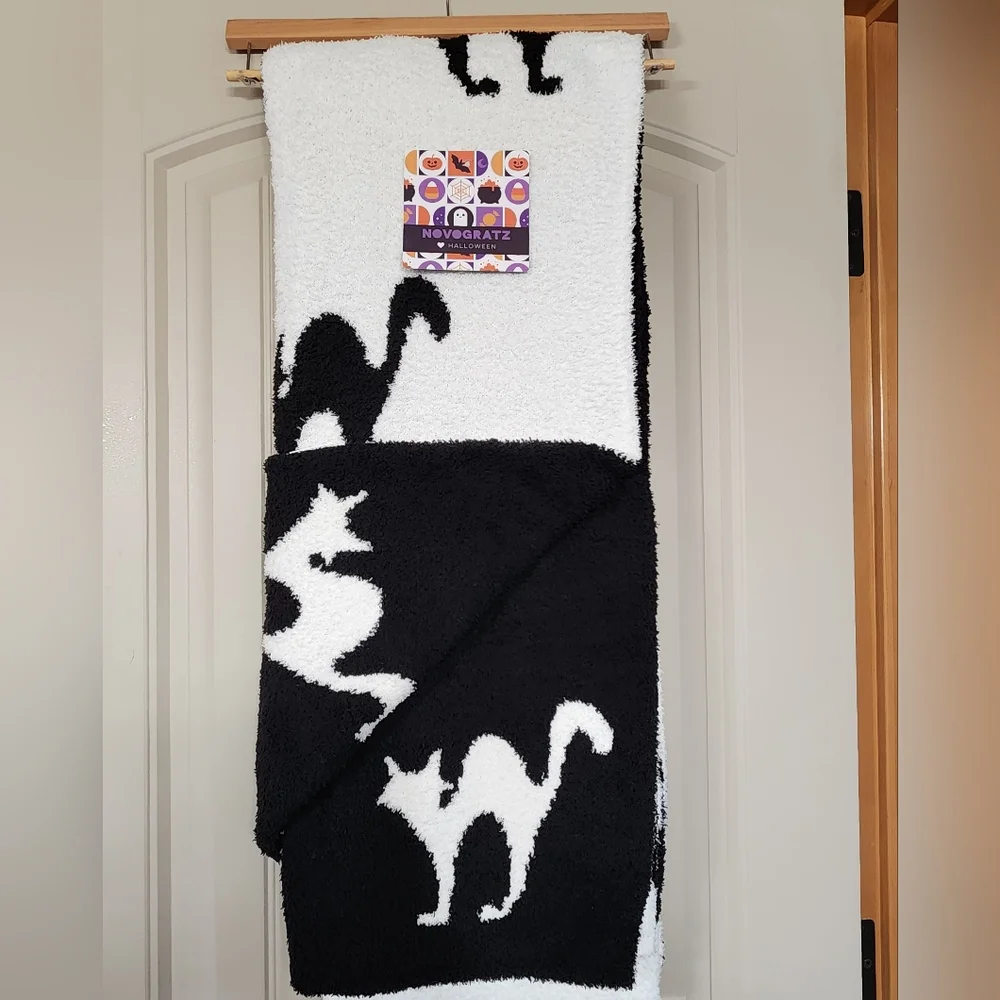 Novogratz Black Cat Sherpa Throw Blanket Reversible